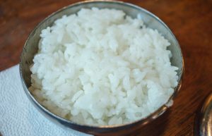 Kalori Nasi Putih. Benarkah Pengambilannya Boleh Menggemukkan?